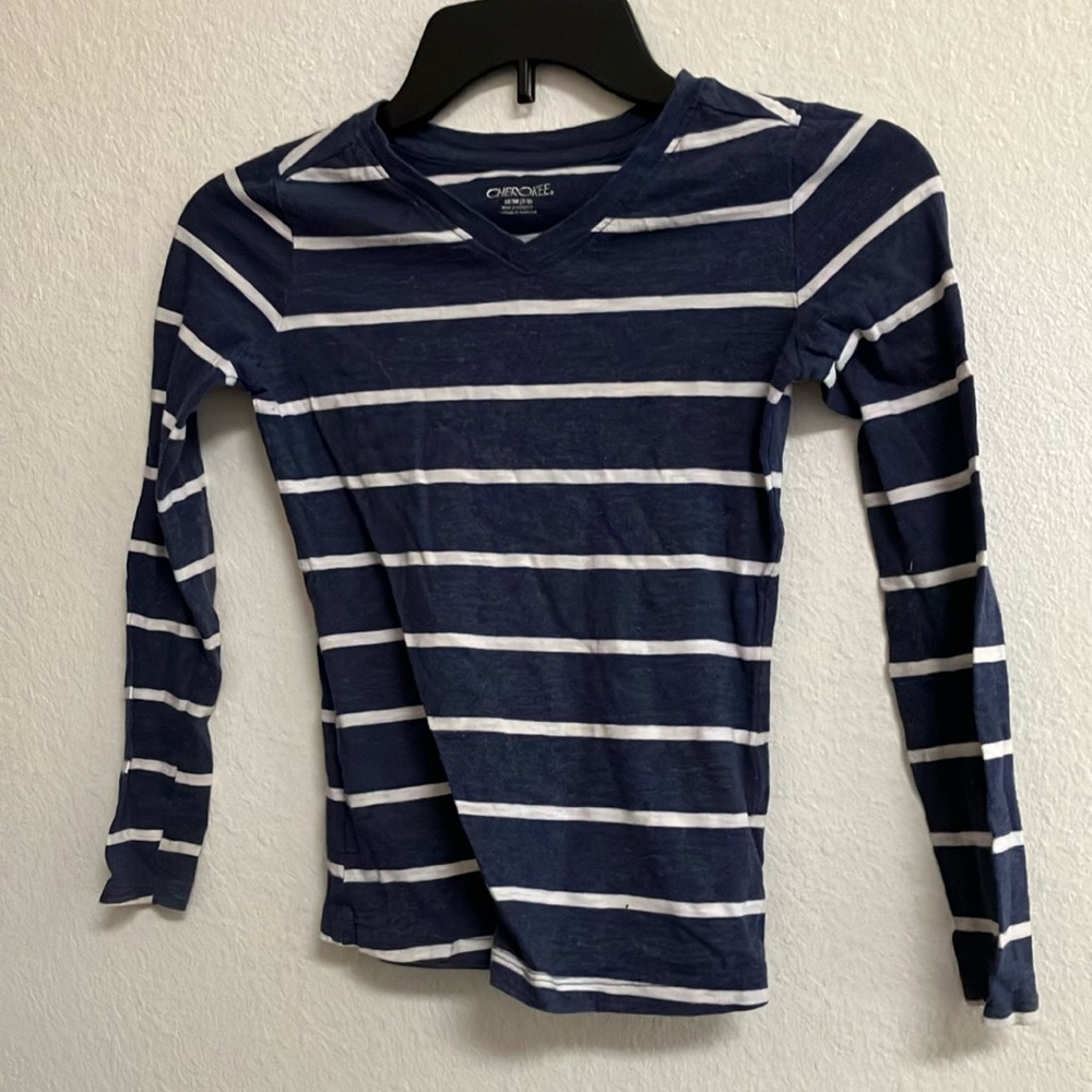 FINAL MARKDOWN Children’s Cherokee long sleeved shirt medium